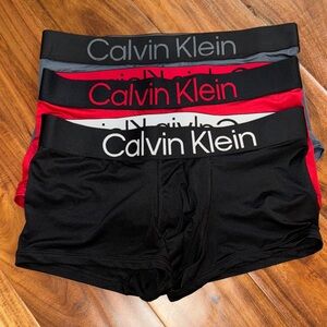 Calvin Klein Men's Underwear 3 Pack - Black, Red, Gray nwot